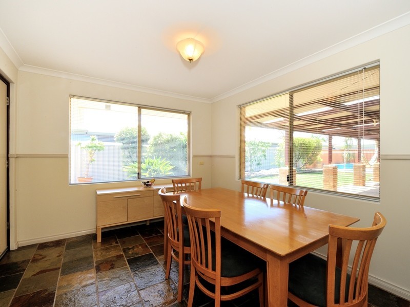 17 Bridgewater Court, Waikiki WA 6169