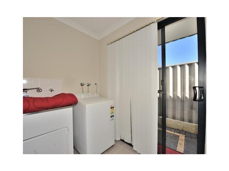 4/213 Willmott Drive, Waikiki WA 6169