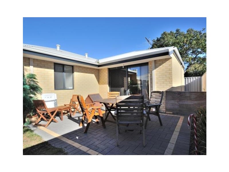 4/213 Willmott Drive, Waikiki WA 6169