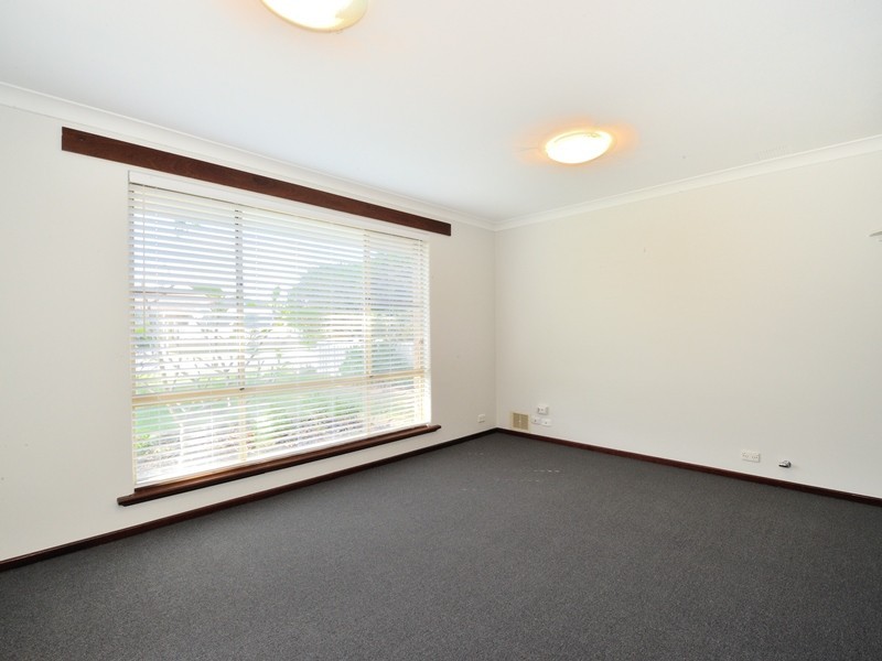 7 Woodbridge  Drive, Cooloongup WA 6168