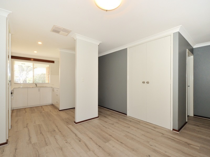 7 Woodbridge  Drive, Cooloongup WA 6168