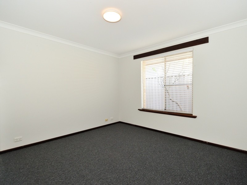 7 Woodbridge  Drive, Cooloongup WA 6168