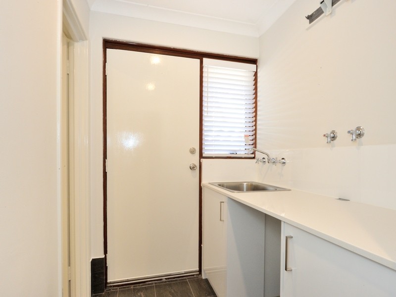 7 Woodbridge  Drive, Cooloongup WA 6168