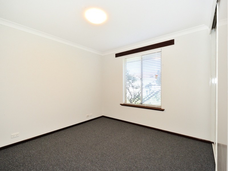 7 Woodbridge  Drive, Cooloongup WA 6168