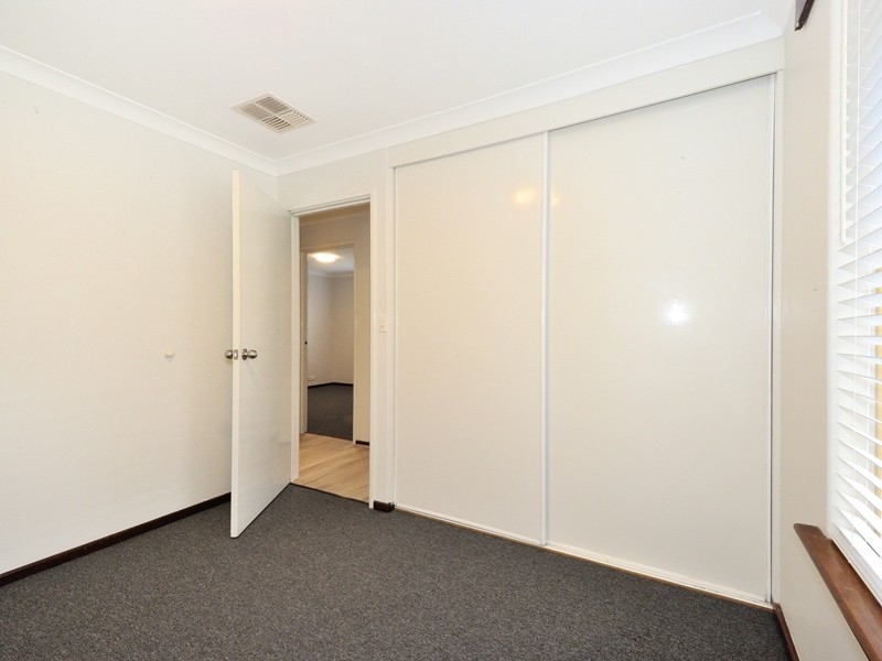 7 Woodbridge  Drive, Cooloongup WA 6168