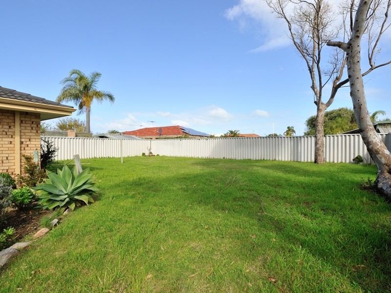 7 Woodbridge  Drive, Cooloongup WA 6168