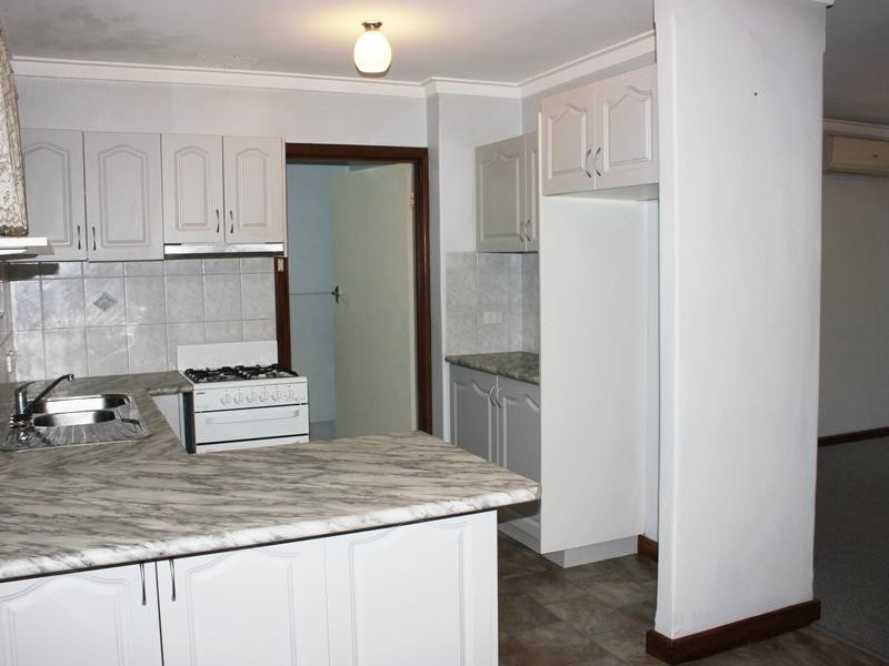 105 Currie Street, Warnbro WA 6169