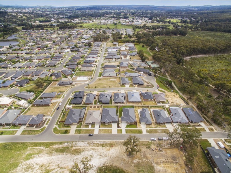 Canadian Rise Estate, Canadian VIC 3350