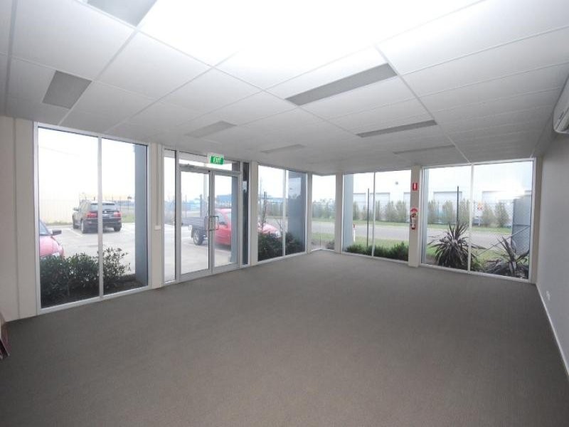 2/5 Caravan Street, Wendouree VIC 3355