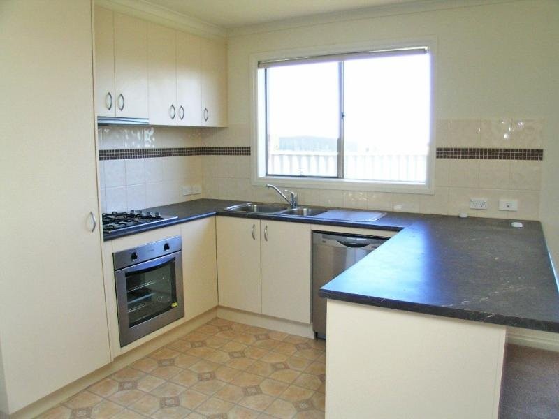 4 Cluden Gardens, Sebastopol VIC 3356