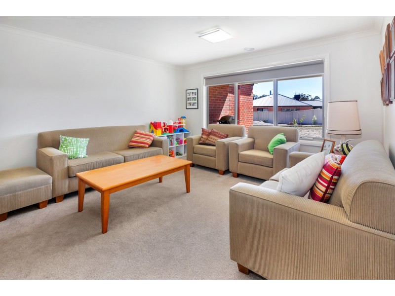 9 Hammill Close, Canadian VIC 3350