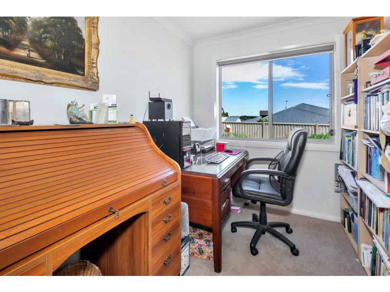 9 Hammill Close, Canadian VIC 3350