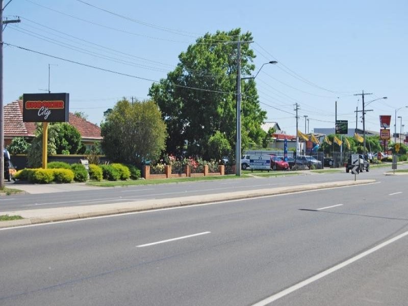 1325 Howitt St, Wendouree VIC 3355