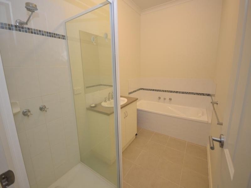 4/740 Geelong Road, Canadian VIC 3350