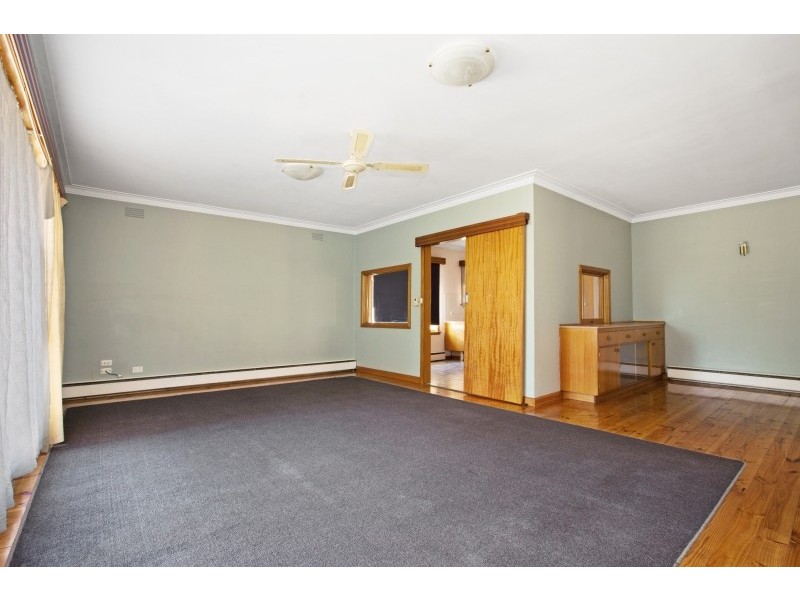27 Bowden Street, Wendouree VIC 3355