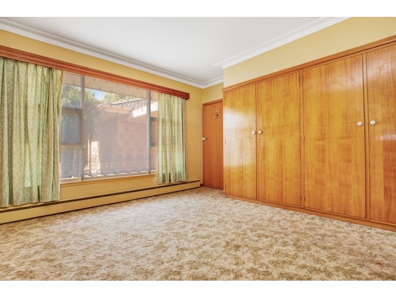 27 Bowden Street, Wendouree VIC 3355