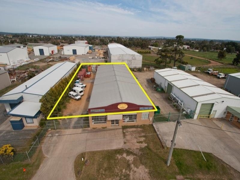 13 Laidlaw Drive, Delacombe VIC 3356