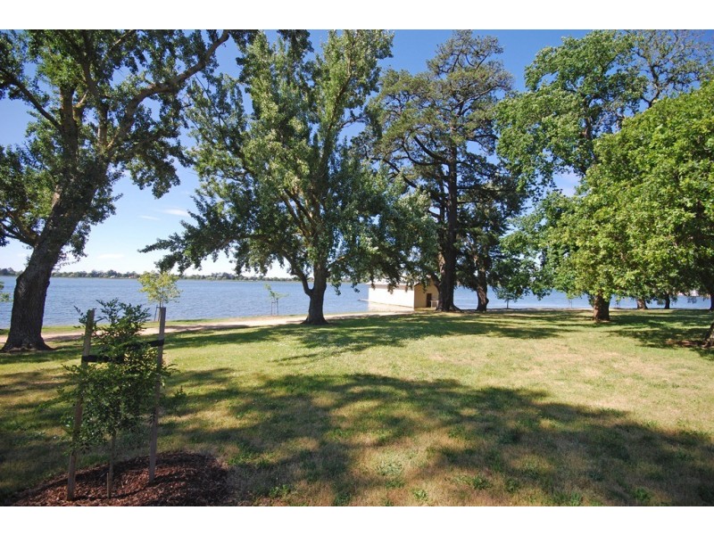 1 Elliott Street, Lake Wendouree VIC 3350