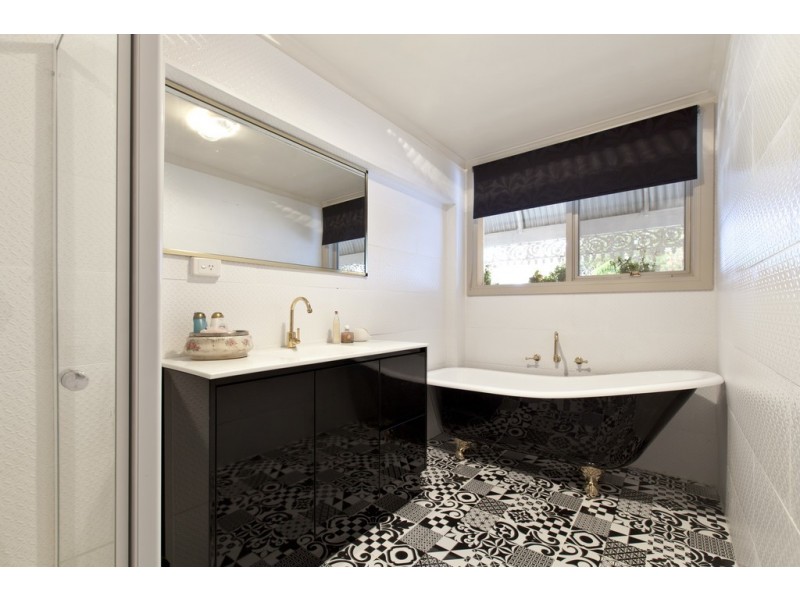 39 Service Street, Clunes VIC 3370