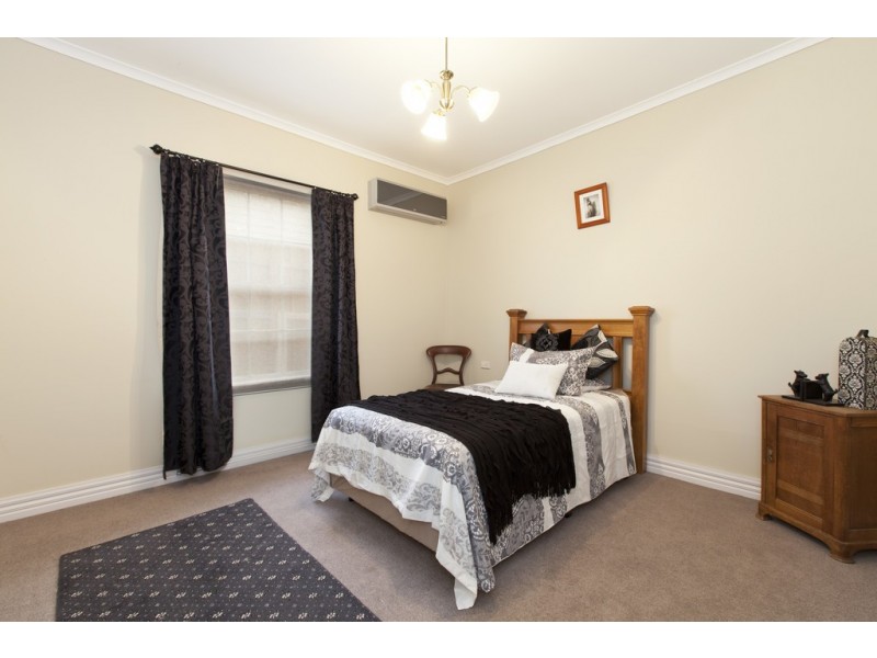 39 Service Street, Clunes VIC 3370