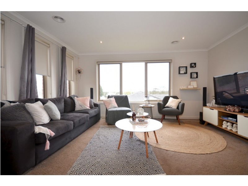 5 New Haven Close, Mount Pleasant VIC 3350