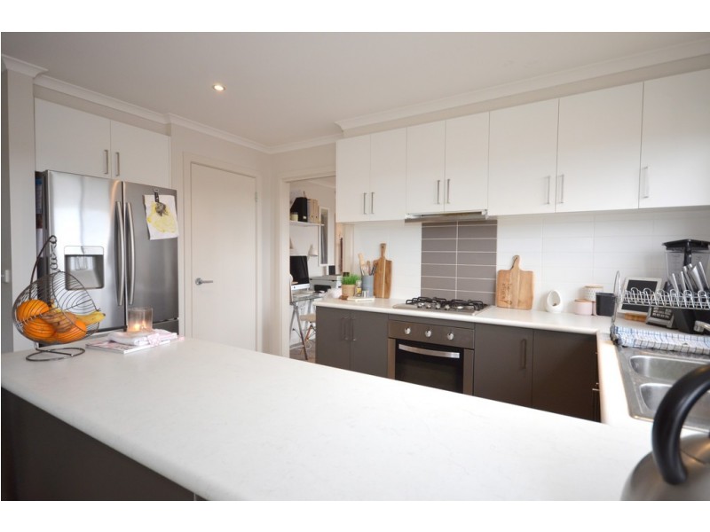 5 New Haven Close, Mount Pleasant VIC 3350