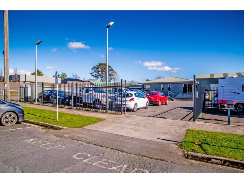 1001 – 1005 Howitt Street and 105 Dowling Street, Wendouree VIC 3355