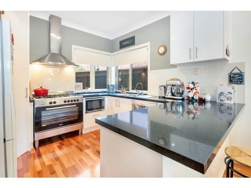 12/322 Clayton Street, Canadian VIC 3350