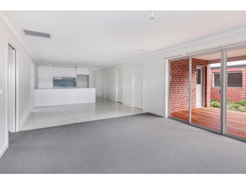 1/219 Finch Street, Ballarat East VIC 3350