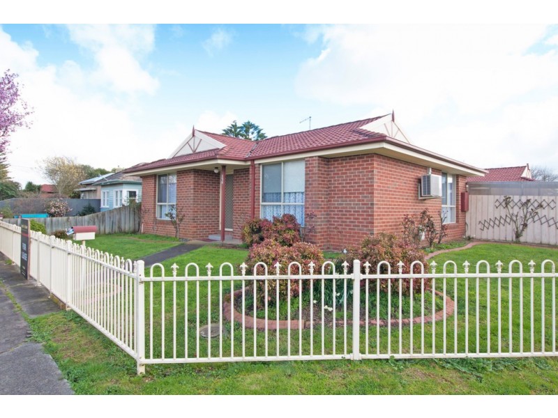 1/156 Walker Street, Sebastopol VIC 3356
