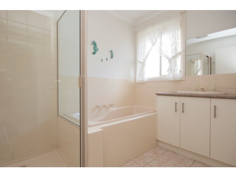 1/156 Walker Street, Sebastopol VIC 3356