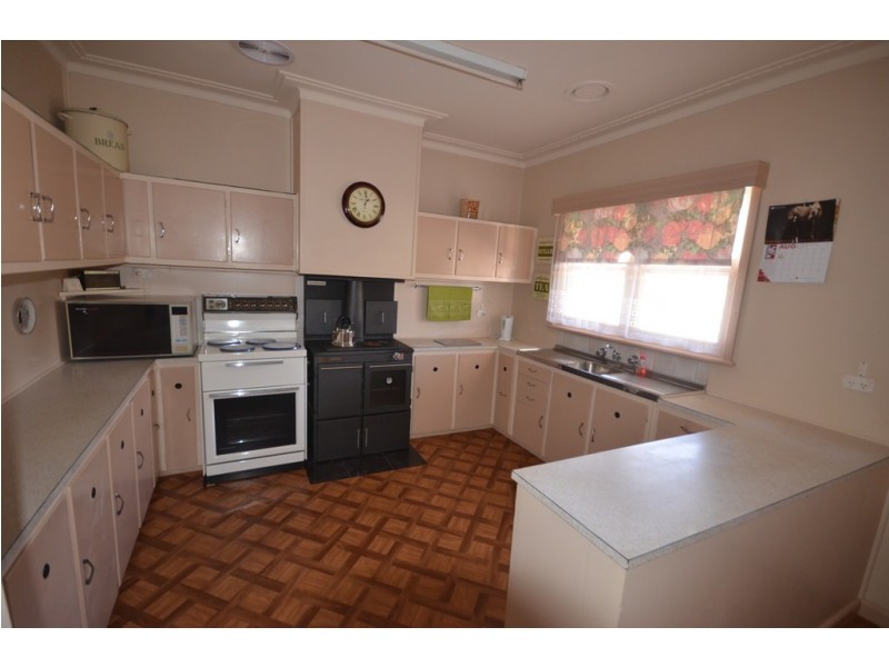 47 Gillespie Street, Linton VIC 3360