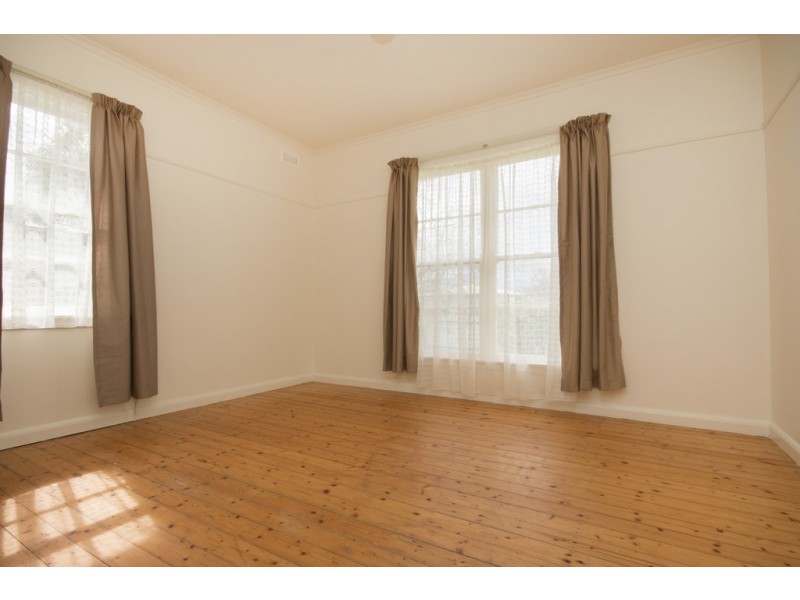 61 Maple Avenue, Wendouree VIC 3355