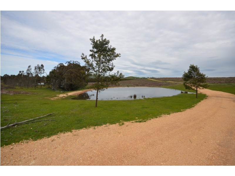 “Bradshaw” Western Highway, Buangor VIC 3375