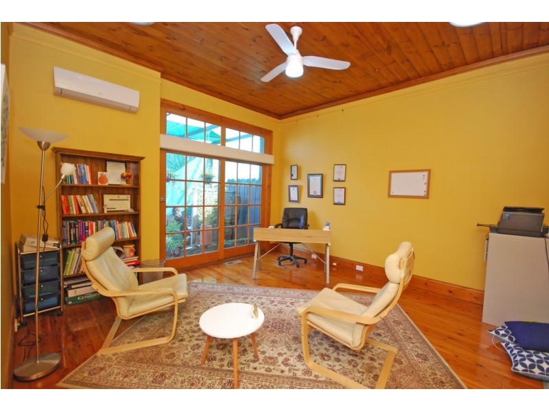 205 Armstrong Street North, Soldiers Hill VIC 3350