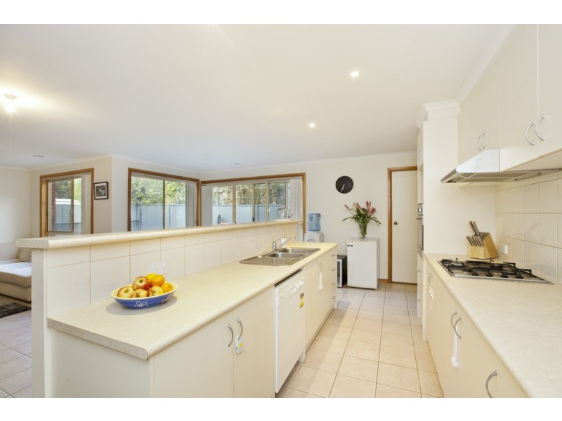 2 Mayfair Court, Mount Helen VIC 3350