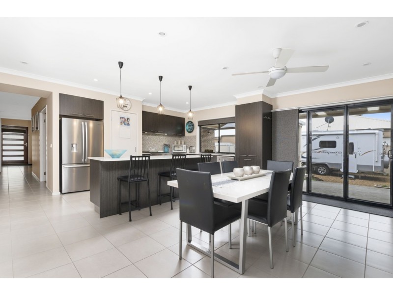 20 Barley Sheaf Drive, Miners Rest VIC 3352