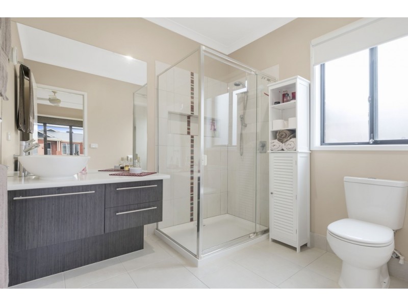 20 Barley Sheaf Drive, Miners Rest VIC 3352