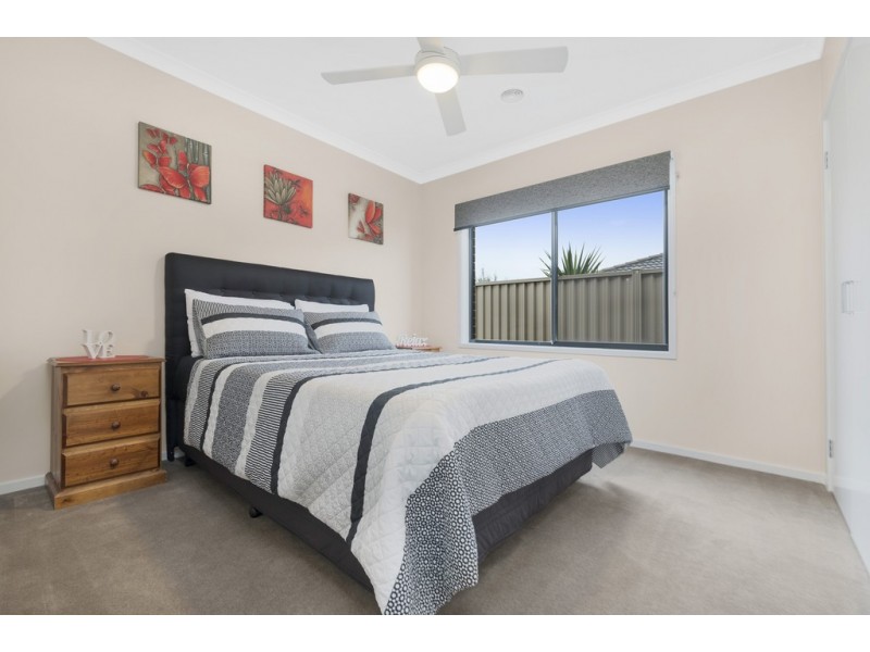 20 Barley Sheaf Drive, Miners Rest VIC 3352