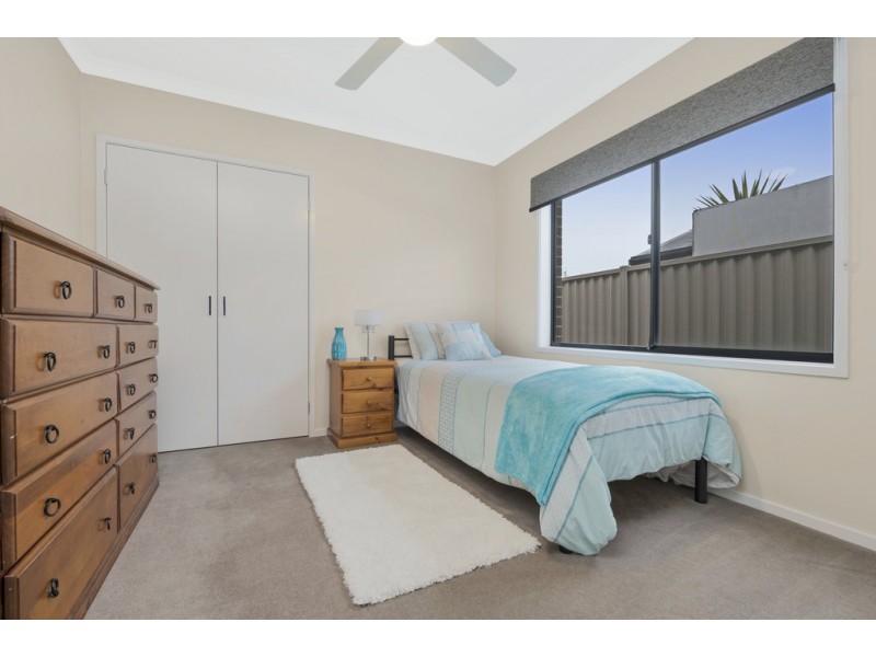 20 Barley Sheaf Drive, Miners Rest VIC 3352