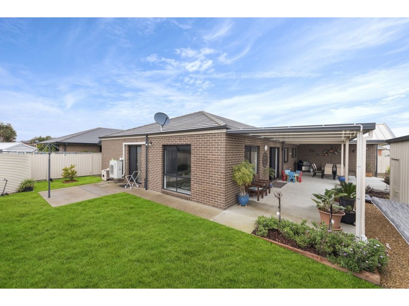 20 Barley Sheaf Drive, Miners Rest VIC 3352