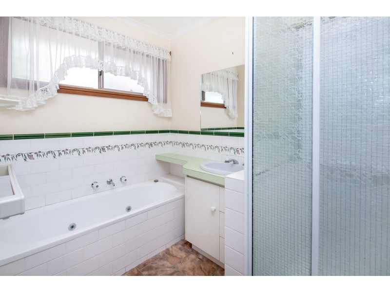 808 Sherrard Street, Black Hill VIC 3350