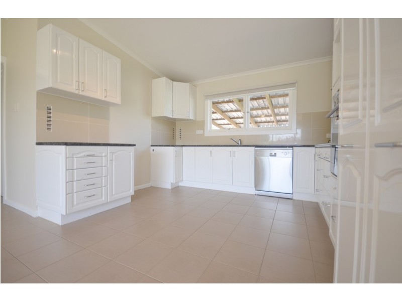 1 Whitta Street, Sebastopol VIC 3356