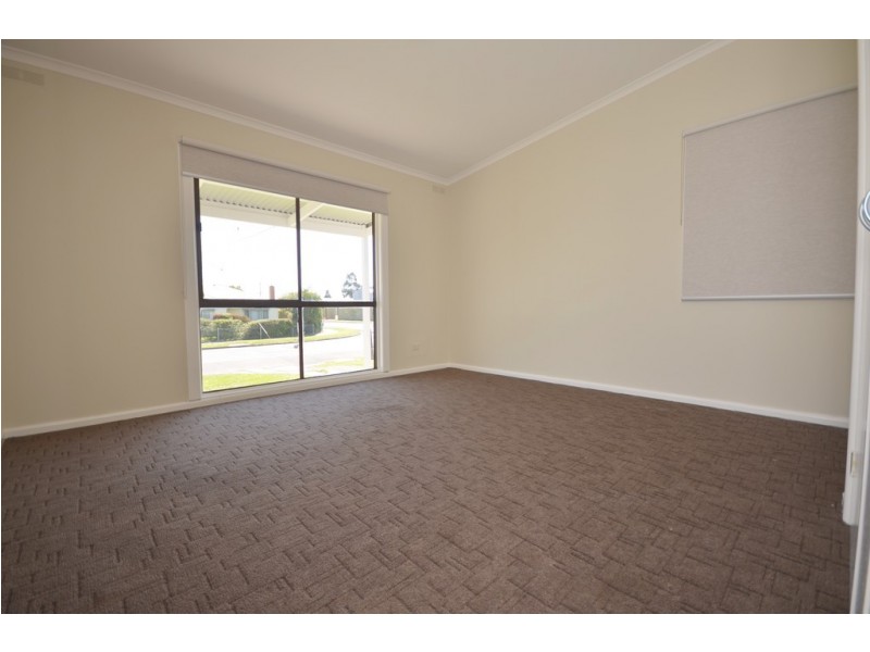 1 Whitta Street, Sebastopol VIC 3356