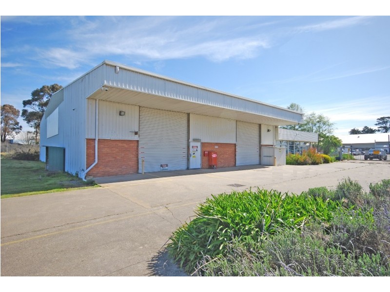 2 Daveyduke Drive, Mitchell Park VIC 3352