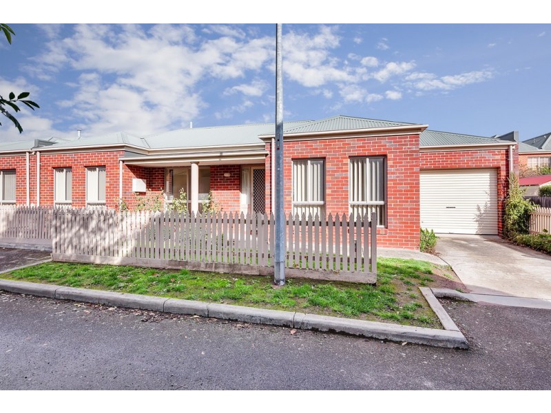 703 Cosmopolitan Place, Ballarat Central VIC 3350