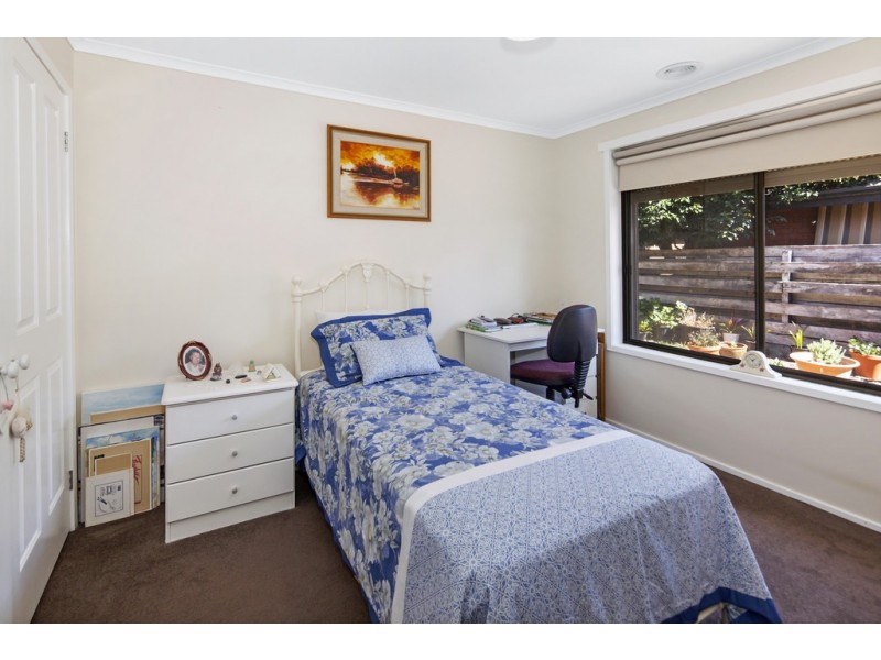 2/61 Grandview Grv, Wendouree VIC 3355