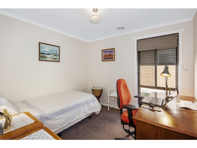 2/61 Grandview Grv, Wendouree VIC 3355