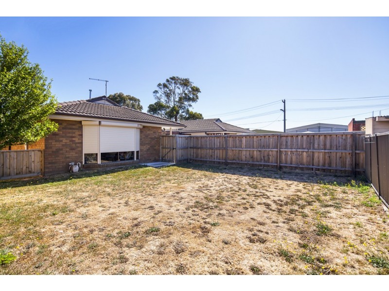 2/61 Grandview Grv, Wendouree VIC 3355