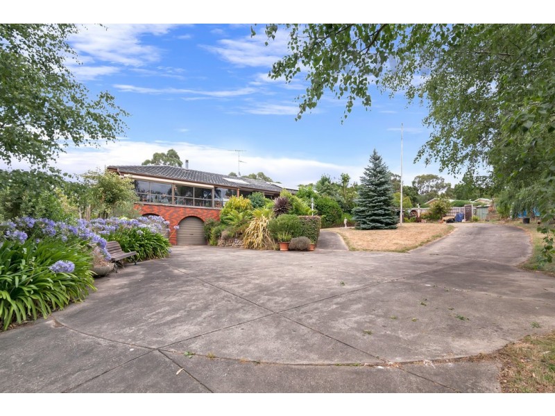 1A Winter Street, Gordon VIC 3345